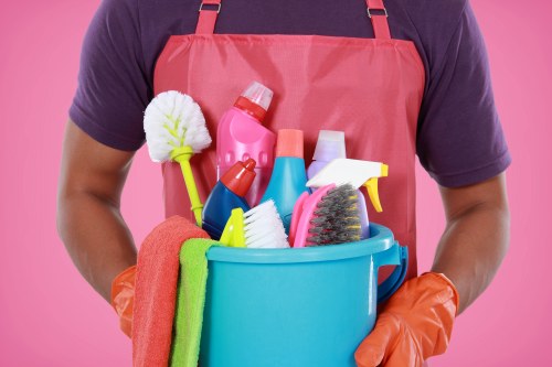 Professional end of tenancy cleaning service for a Hammersmith flat before move-out