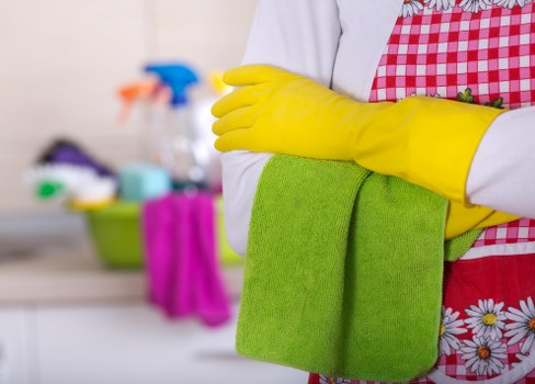 Detailed bathroom cleaning during a tenancy clean in Hammersmith